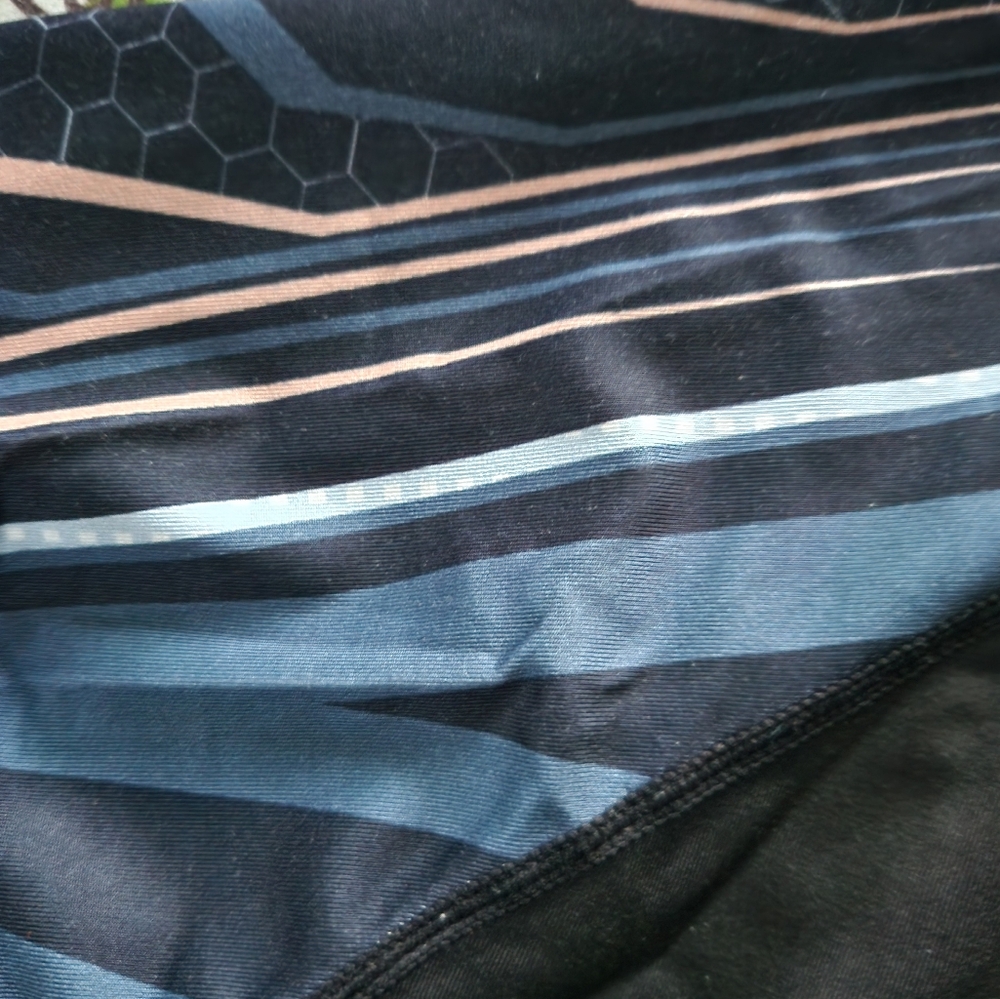 2 Men's Liberty Pro Swim Shirt - Picture 5 of 11